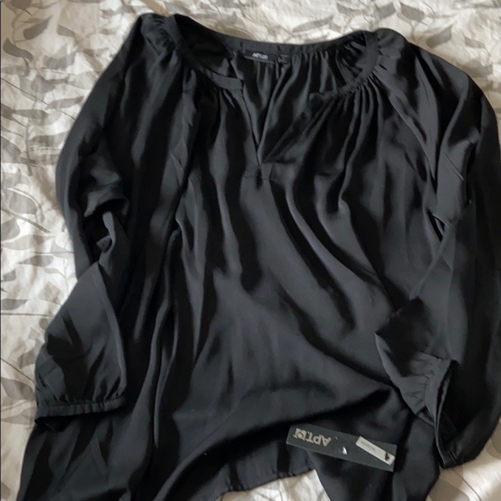 Brand new with tags Apt 9 blouse
